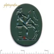 Γλυπτογραφία σφραγιδόλιθος Νύμφη με το σκυλάκι της Γλυπτογραφία σφραγιδόλιθος Νύμφη με το σκυλάκι της